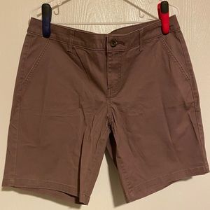 Super comfortable Ana Bermuda style shorts SZ 10